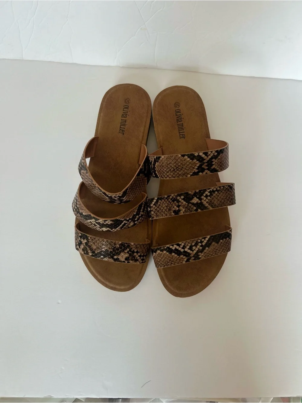 Olivia Miller Globe Trotting Sandals in Brown Snakeskin  Size 10